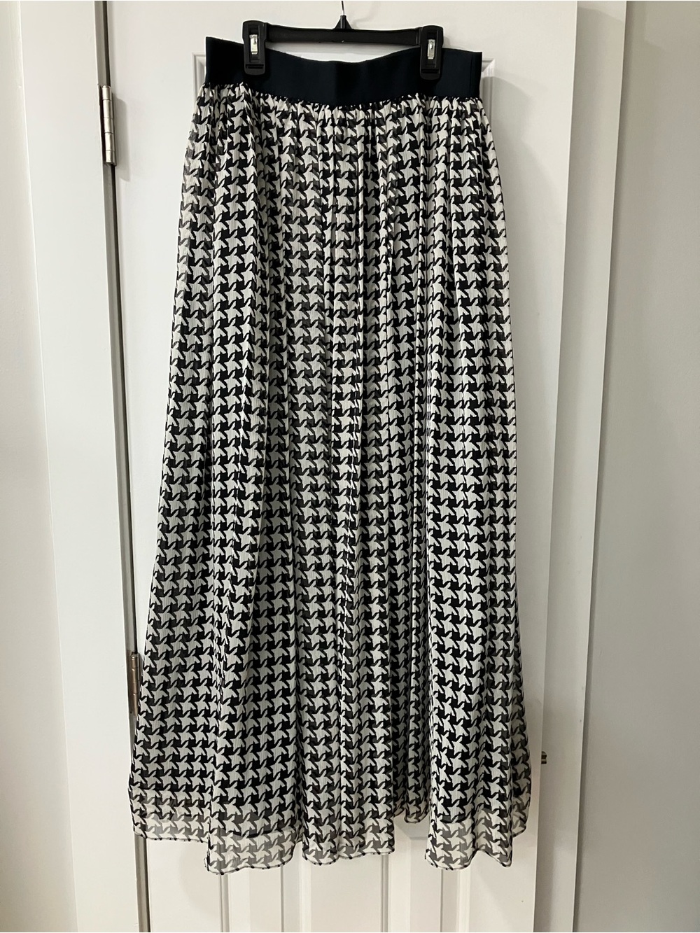 Talbots Black and White Geometric Pleated Maxi Skirt